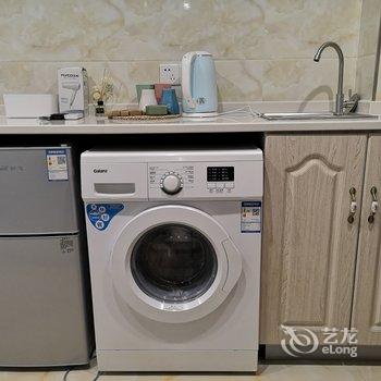 重庆夜漠公寓(8号店)酒店提供图片