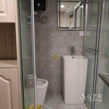 重庆夜漠公寓(8号店)酒店提供图片
