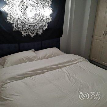 重庆夜漠公寓(8号店)酒店提供图片