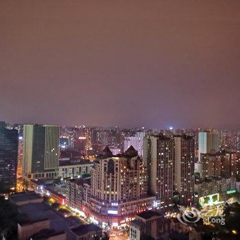 重庆夜漠公寓(8号店)酒店提供图片