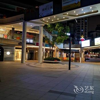 重庆夜漠公寓(8号店)酒店提供图片