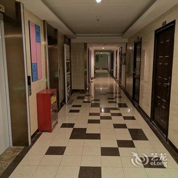 重庆夜漠公寓(8号店)酒店提供图片