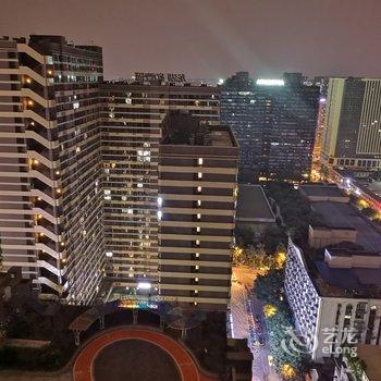 重庆夜漠公寓(8号店)酒店提供图片