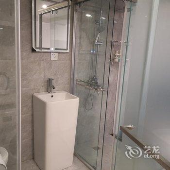 重庆夜漠公寓(8号店)酒店提供图片