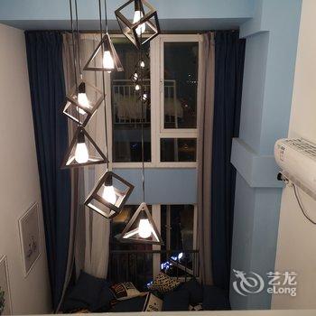 重庆夜漠公寓(8号店)酒店提供图片