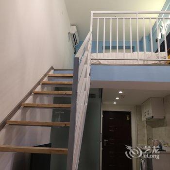 重庆夜漠公寓(8号店)酒店提供图片
