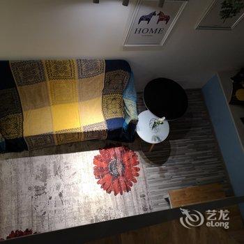 重庆夜漠公寓(8号店)酒店提供图片