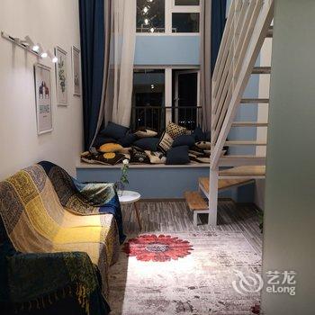 重庆夜漠公寓(8号店)酒店提供图片