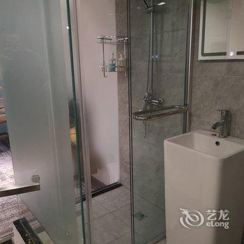 重庆夜漠公寓(8号店)酒店提供图片