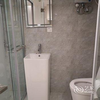 重庆夜漠公寓(8号店)酒店提供图片