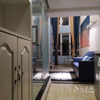 重庆夜漠公寓(8号店)酒店提供图片