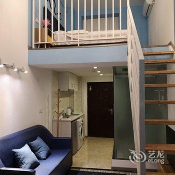 重庆夜漠公寓(8号店)酒店提供图片