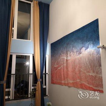 重庆夜漠公寓(8号店)酒店提供图片