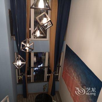 重庆夜漠公寓(8号店)酒店提供图片