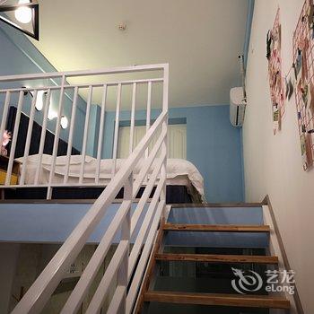 重庆夜漠公寓(8号店)酒店提供图片