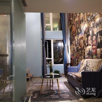 重庆夜漠公寓(8号店)酒店提供图片