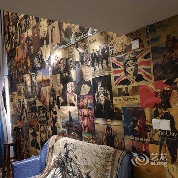 重庆夜漠公寓(8号店)酒店提供图片