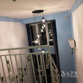 重庆夜漠公寓(8号店)酒店提供图片