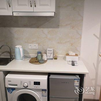 重庆夜漠公寓(8号店)酒店提供图片