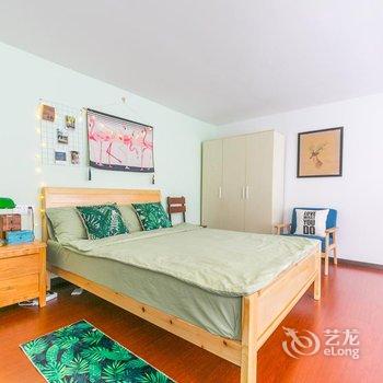 上海外滩边的英式老房带阳台Loft旅行家复式酒店提供图片