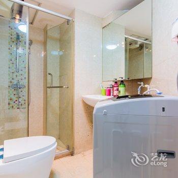 Warm轻奢简居公寓(上海止园新村社区店)酒店提供图片