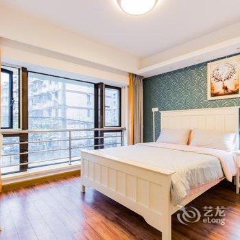 Warm轻奢简居公寓(上海止园新村社区店)酒店提供图片