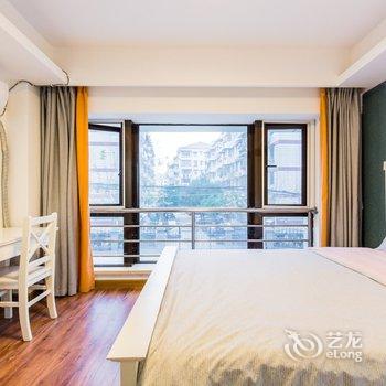 Warm轻奢简居公寓(上海止园新村社区店)酒店提供图片