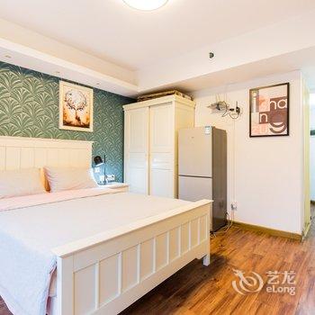 Warm轻奢简居公寓(上海止园新村社区店)酒店提供图片