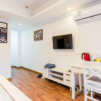 Warm轻奢简居公寓(上海止园新村社区店)酒店提供图片