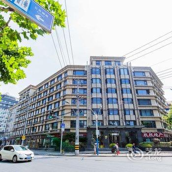 Warm轻奢简居公寓(上海止园新村社区店)酒店提供图片