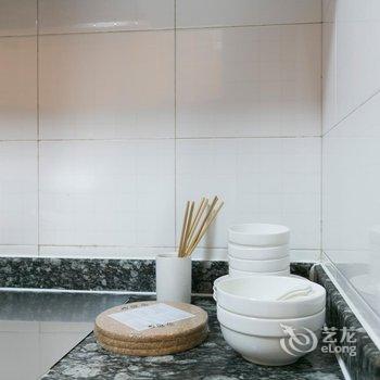 上海长寿路达安花园北欧简洁风格公寓酒店提供图片