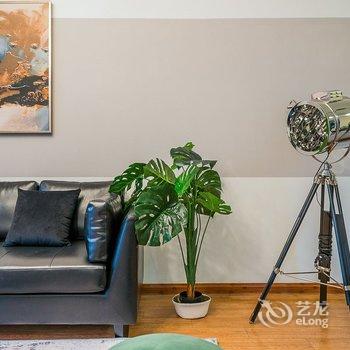 西安Locals路客·西安雁塔A44舍公寓(小雁塔路分店)酒店提供图片