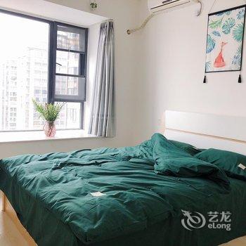 成都理工大学地铁7号线上三居室温馨小屋酒店提供图片