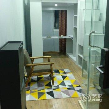 全家公寓(上海彭浦新村分店)酒店提供图片