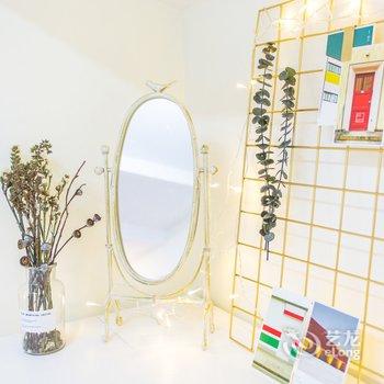 上海老弄堂天窗小白屋普通公寓酒店提供图片