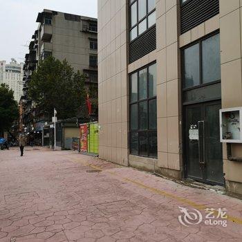 武汉一家人酒店公寓(同济医学院青年路地铁站店)酒店提供图片