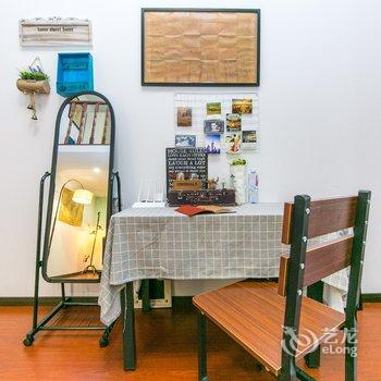 上海外滩边的英式老房带阳台Loft旅行家复式酒店提供图片