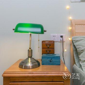 上海外滩边的英式老房带阳台Loft旅行家复式酒店提供图片