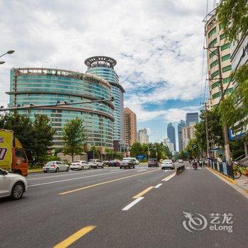 上海外滩边的英式老房带阳台Loft旅行家复式酒店提供图片