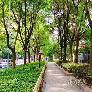 上海外滩边的英式老房带阳台Loft旅行家复式酒店提供图片