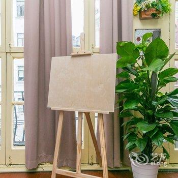 上海外滩边的英式老房带阳台Loft旅行家复式酒店提供图片