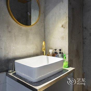重庆贰楼的小姐姐公寓酒店提供图片