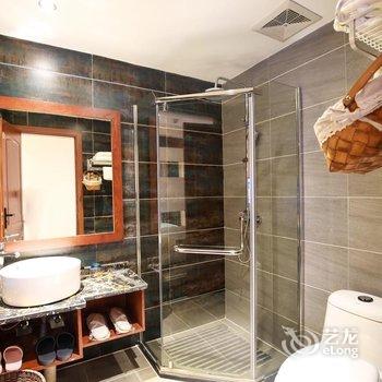 溪畔女儿家客栈(张家界千古情店)酒店提供图片