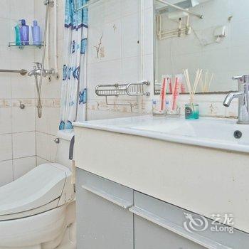 青岛路客BF6000精品民宿(龅牙兔儿童情商乐园分店)酒店提供图片