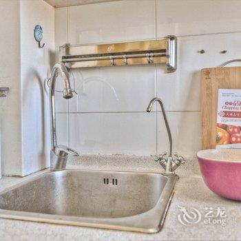 青岛路客BF6000精品民宿(龅牙兔儿童情商乐园分店)酒店提供图片