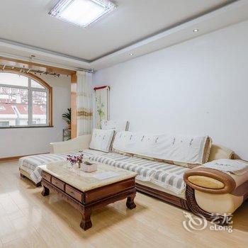 青岛恋家金沙滩高层阳光充沛大床房公寓(云雾山路分店)酒店提供图片