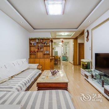 青岛恋家金沙滩高层阳光充沛大床房公寓(云雾山路分店)酒店提供图片