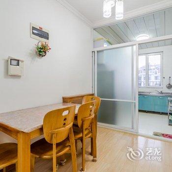 青岛恋家金沙滩高层阳光充沛大床房公寓(云雾山路分店)酒店提供图片