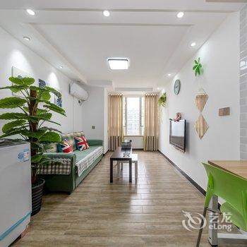 重庆佳玥公寓(歇台子村分店)酒店提供图片
