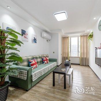 重庆佳玥公寓(歇台子村分店)酒店提供图片
